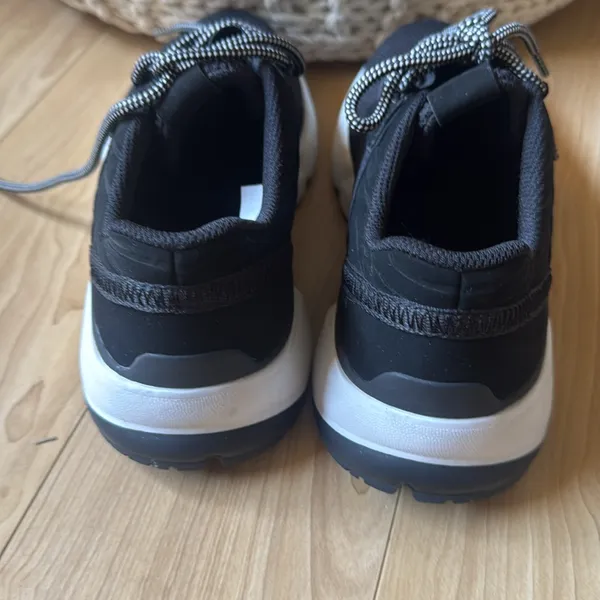 AV RE BLACK SNEAKERS Size 7 - Image 4