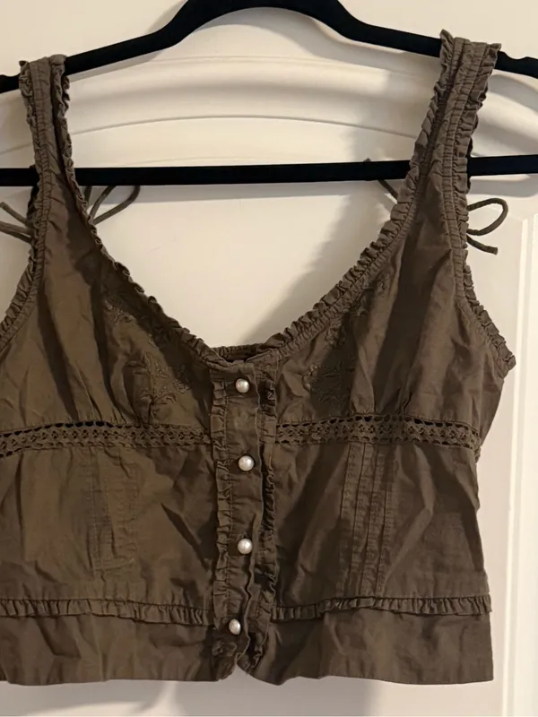 Free People Olive Green V-Neck Button Crop Top - Image 3
