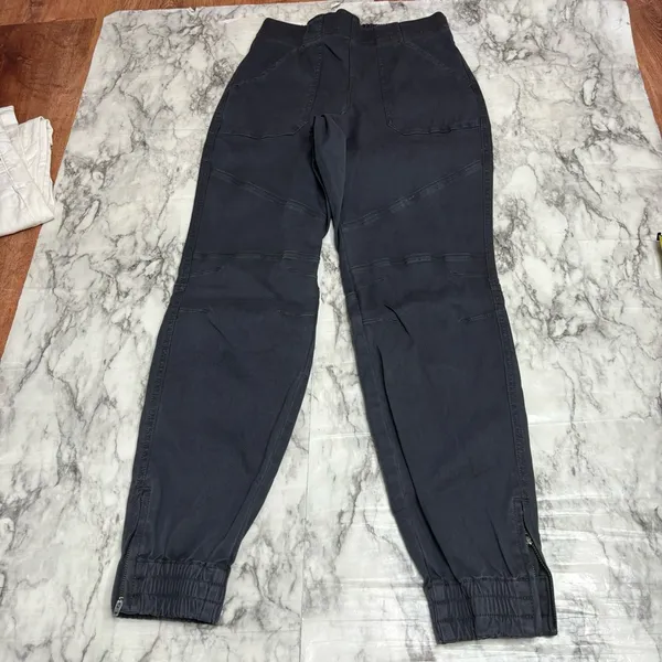 Spanx Grey Stretch Twill Cargo Joggers Pants Elastic Waistband Size Medium - Image 6