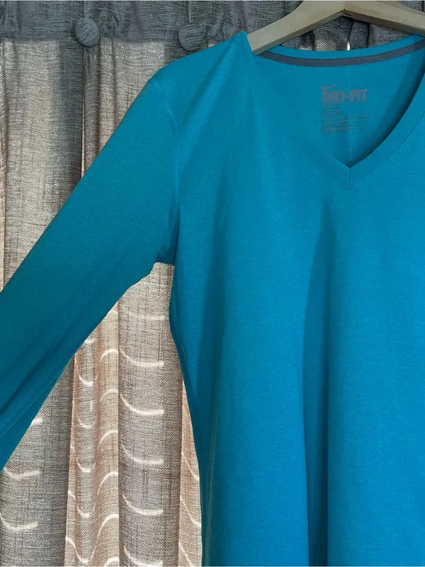 Nike Dri Fit Regular Fit Teal V-Neck Long Sleeve Athletic Top Size Medium - Image 8
