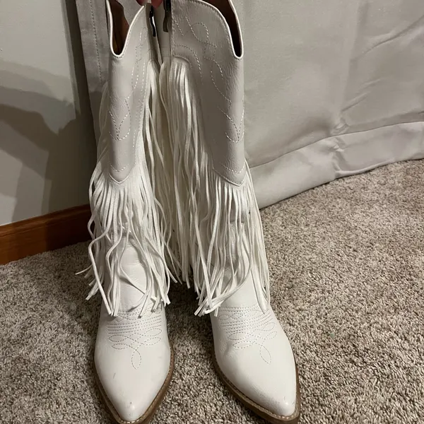 BEAST FASHION White Fringe Heeled Boots - Image 4
