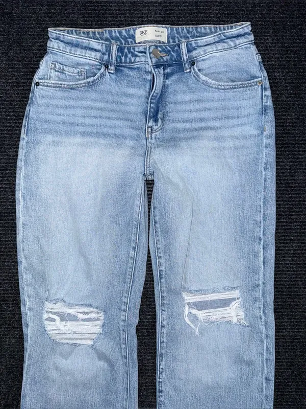 Buckle BKE Taylor Low Slung Baggy Wide Leg Stretch Jean Light Wash 26x32 AXB258R - Image 3