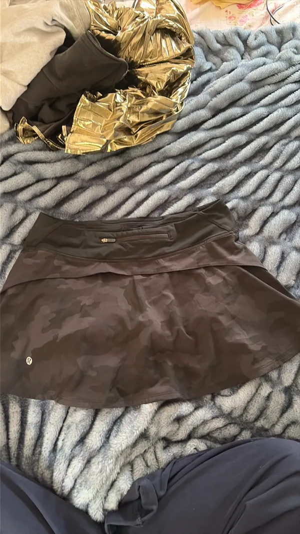 Lululemon Skirt Black Camo Size 6 - Image 5