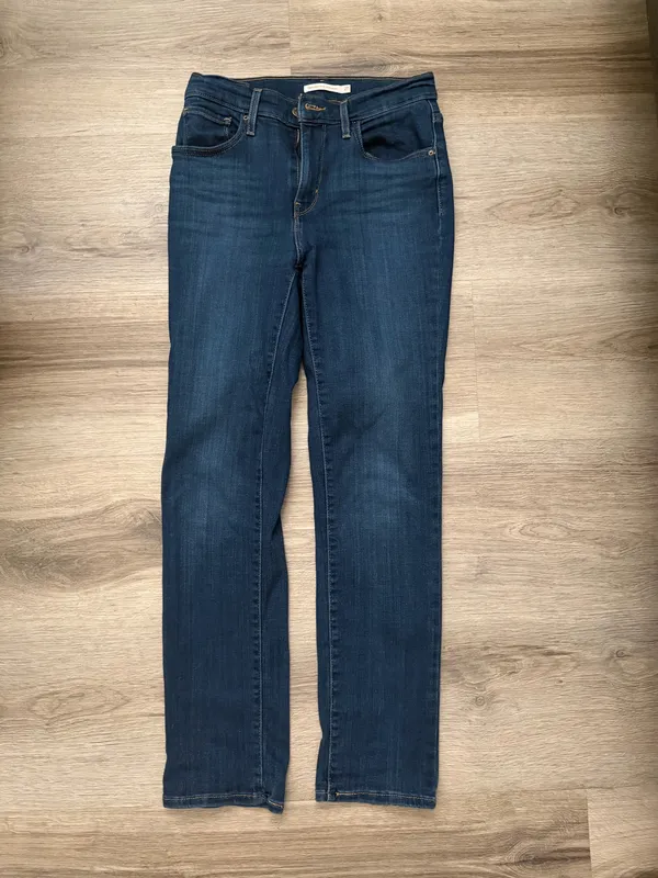 Levi’s 724 High-Rise Straight Jeans - Image 4