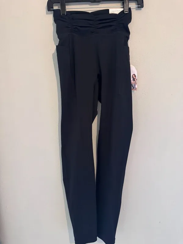NWT Blogilates Ruched Waist Leggings Black Small - Image 4