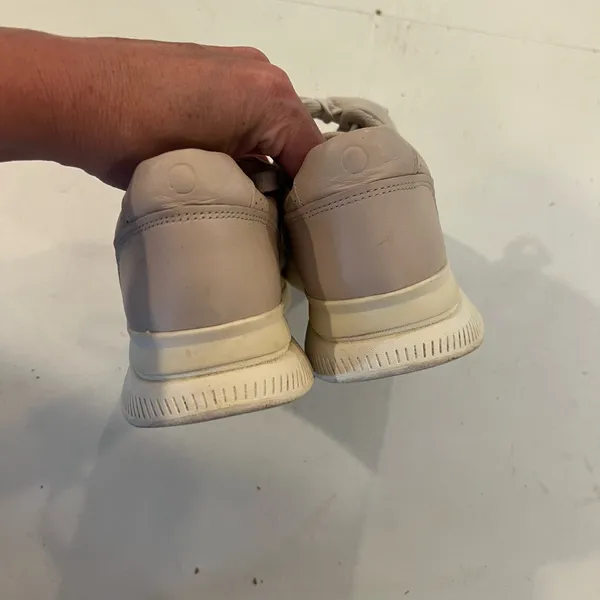 EVERLANE- The Trainer Sneaker Tan Size 9 - Image 6