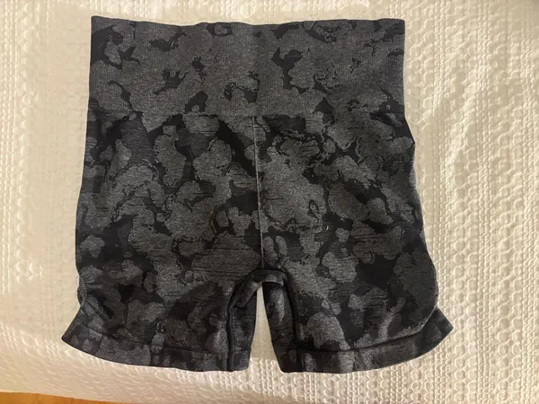 Gymshark Seamless Adapt Camo Shorts - Image 2