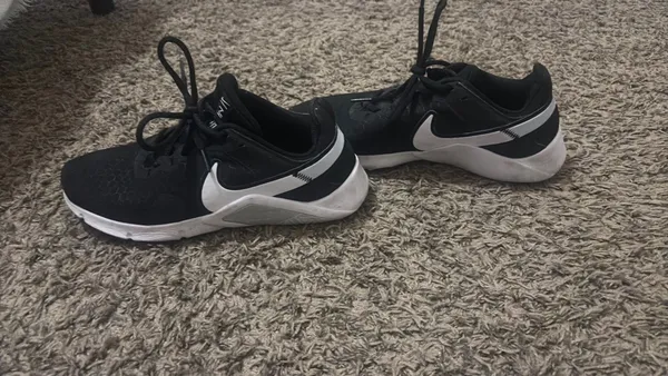 Nike Legend Essential 2 - Image 3