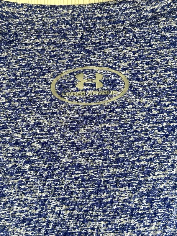 Under Armour Women’s Heathered Navy-Blue V-Neck Performance Tee size medium - Image 5