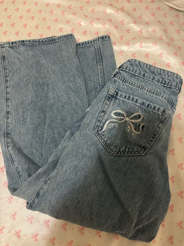 Hollister Bow Jeans Embroidered Low-Rise - Image 3