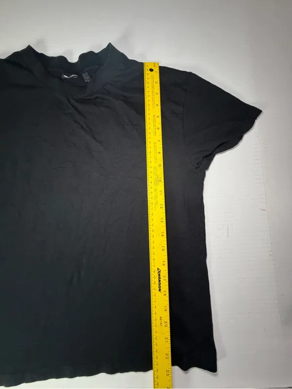 Women's Black boxy Short-Sleeve Crewneck Tee - Image 5