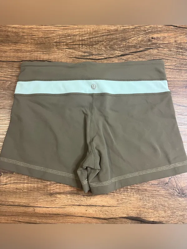 Lululemon Olive Green Reversible Groove Shorts Size 8 Yoga Athletic - Image 2