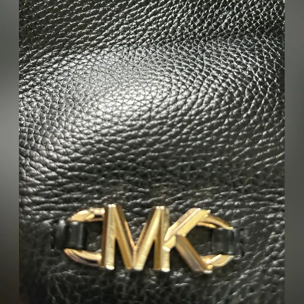 Michael Kors black Izzy Large Pebbled Leather Convertible Shoulder Bag Crossbody - Image 13