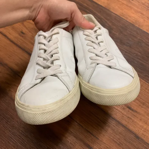 VEJA Low Leather Shoes White Sneaker Women’s Size 9 - Image 6