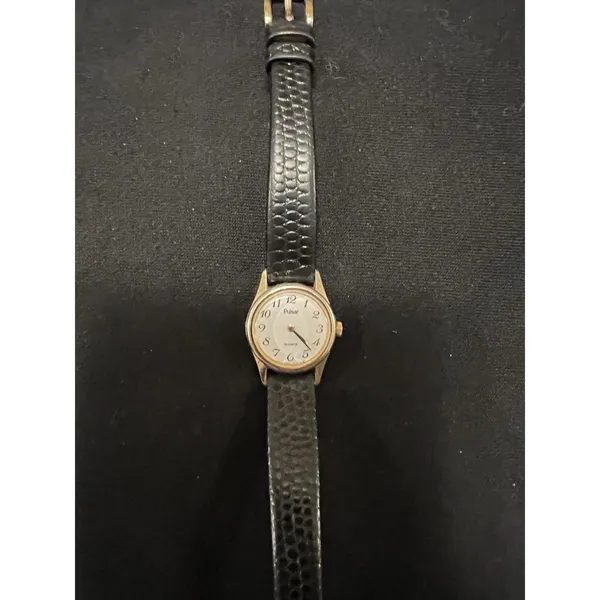 Pulsar Women's Gold Tone Embossed Leather Strap Watch Vintage - Image 9
