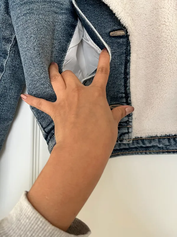 Hollister Jean Sherpa Jacket - Image 4