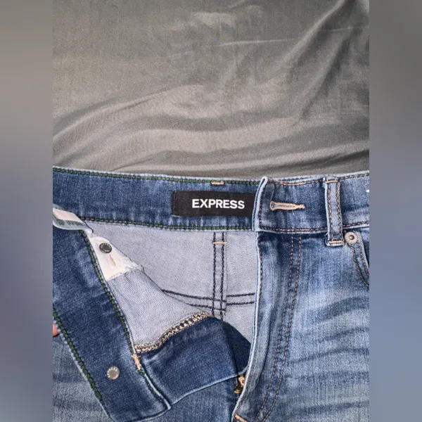🌸Express Frayed Hem Light Blue Denim Shorts - Image 2