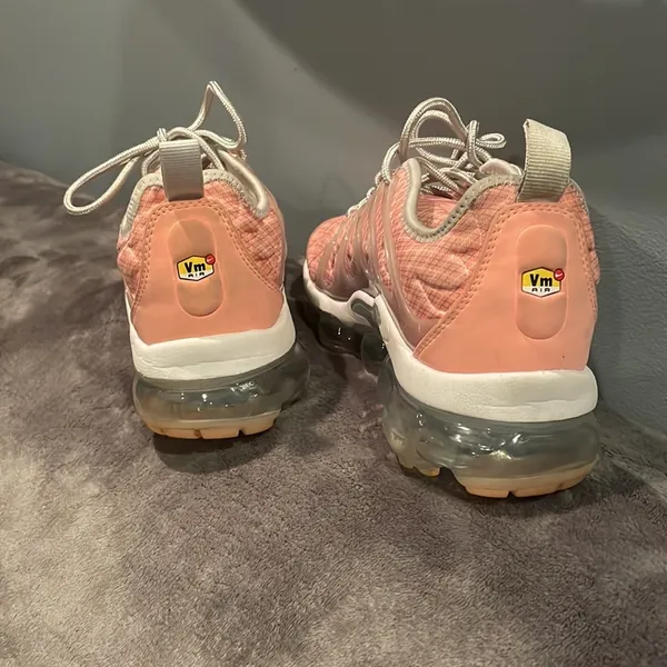 Nike air vapormax plus women’s size 7.5 - Image 6