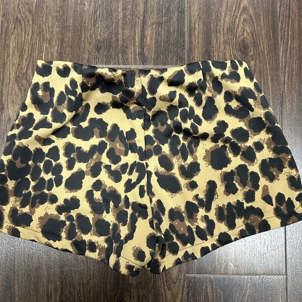 MINE Studded‎ Leopard Print Shorts Black - Image 3
