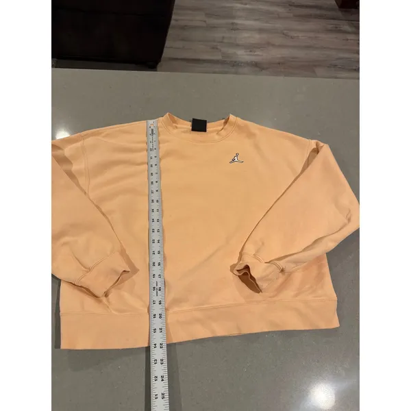 Jordan Sweatshirt Women's Small Peach Crew‎ Neck Pullover Loose Fit activewear - Image 2
