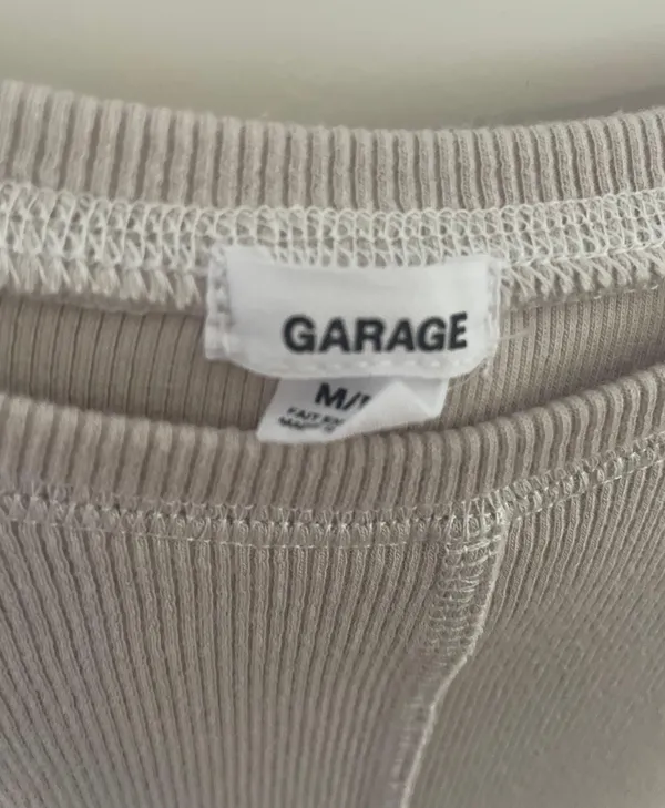 Long Sleeve Crop Top - Image 4