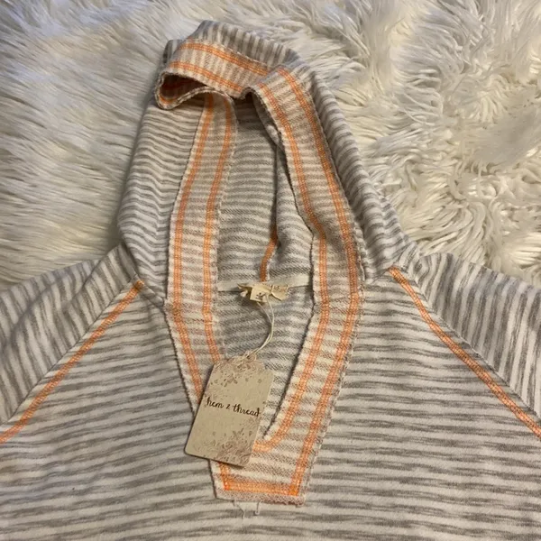 Hem & Thread Anthology Hoodie type too long sleeves silver and orange see photo - Image 12