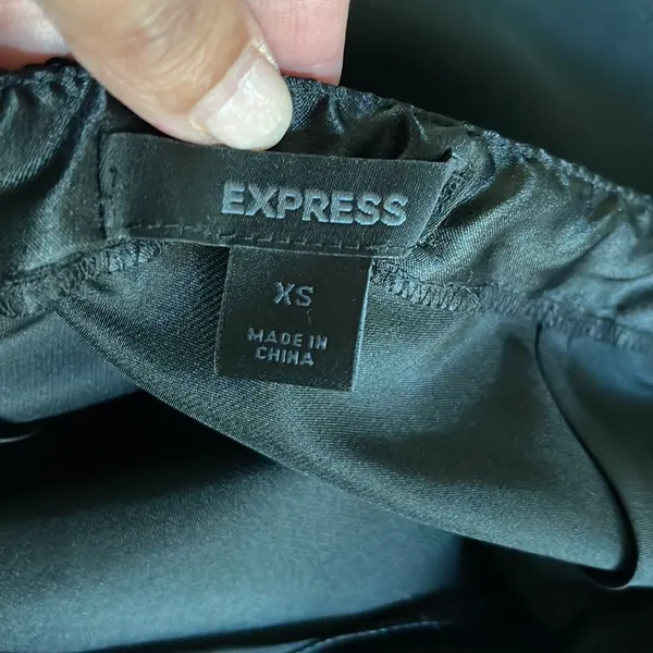 Express XS Sleeveless Top. V-neck Halter with tie. Sequenced at‎ rib cage. - Image 7
