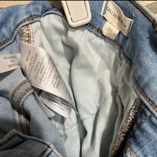 Madewell‎ Cali Demi Boots Light Wash High Rise Button up Jeans size 32 - Image 2