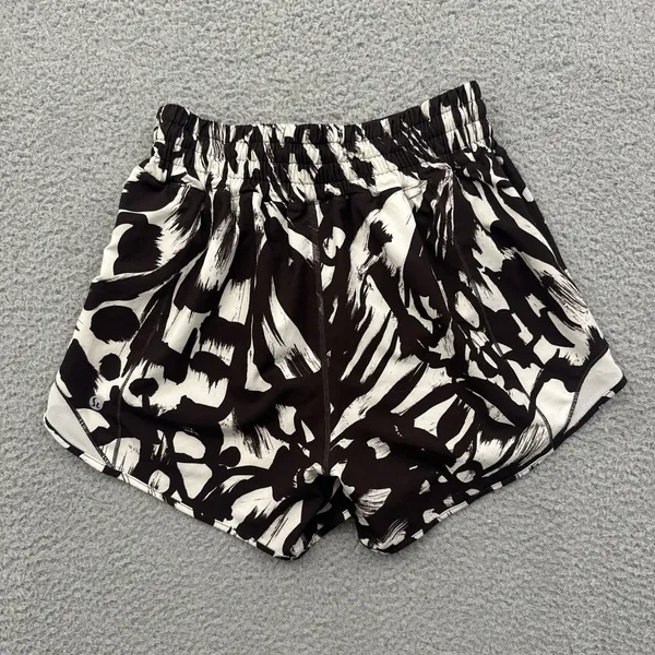 Lululemon Hotty Hot High Rise Shorts 4" Monarch Bloom Athletic Gym‎ Women's 4 - Image 2