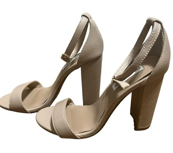 Steve Madden Ankle Buckle Block Heel Cream Sandals Size 6 - Image 3