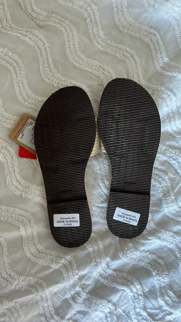 Revolve/ sandals - Image 5