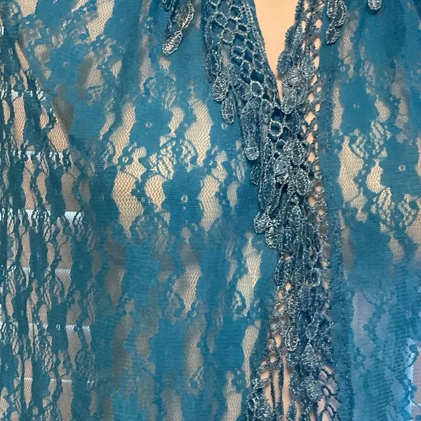 Elegant Blue Lace Scarf - Image 2