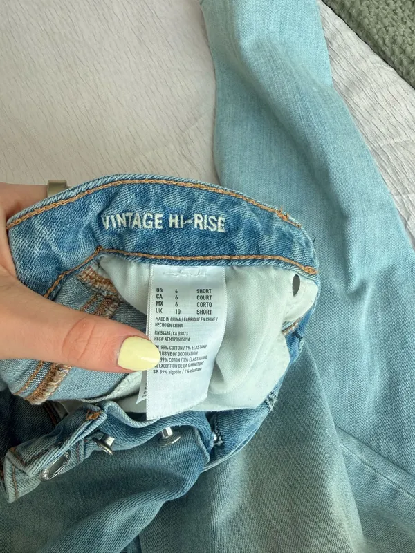 American Eagle Vintage High-Rise Jeans - Image 5
