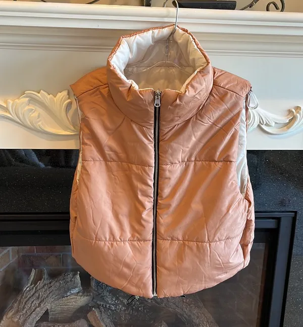 Vine and Valley Puffer Vest Reversible Cozy Zip Jacket Beige Tan Womens M New - Image 10
