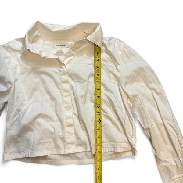 Club Monaco White Cropped Button Down Shirt M Long Sleeve Minimalist - Image 4