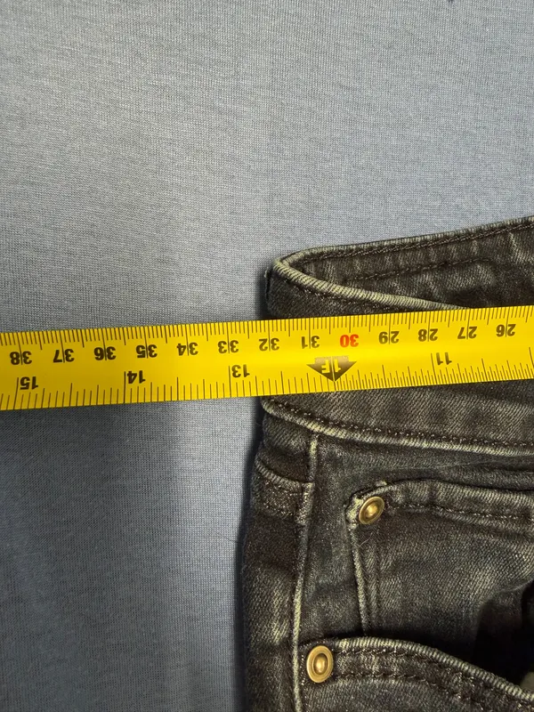 Levi’s Curve ID Demi Curve Straight Jeans 4/27 Black – Discontinued Style - Image 11