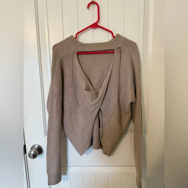 H&M Women’s Sweater - Image 2