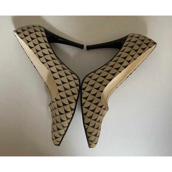 Geometric Print Pointed Toe Heels Women’s 9.5 Black Beige Statement Art Pumps - Image 6