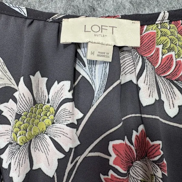 LOFT Women Blouse Sz M Charcoal Floral VNeck Long Sleeve Button Down Ruffle Cuff - Image 10
