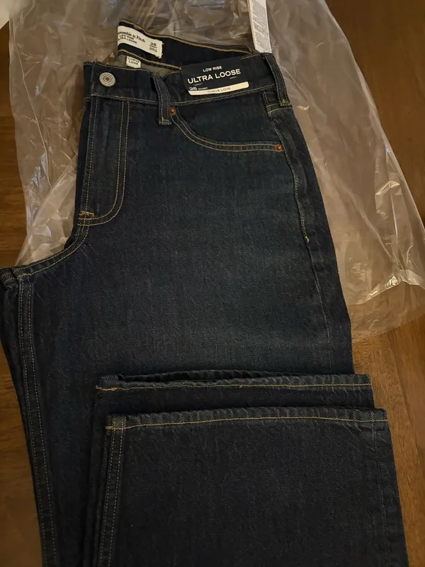 Abercrombie Curve Love Low-Rise Jeans - Image 3