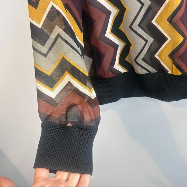 Missoni for Target Zig Zag Brown/Black Pullover V-neck Sheer Blouse Size Medium - Image 7