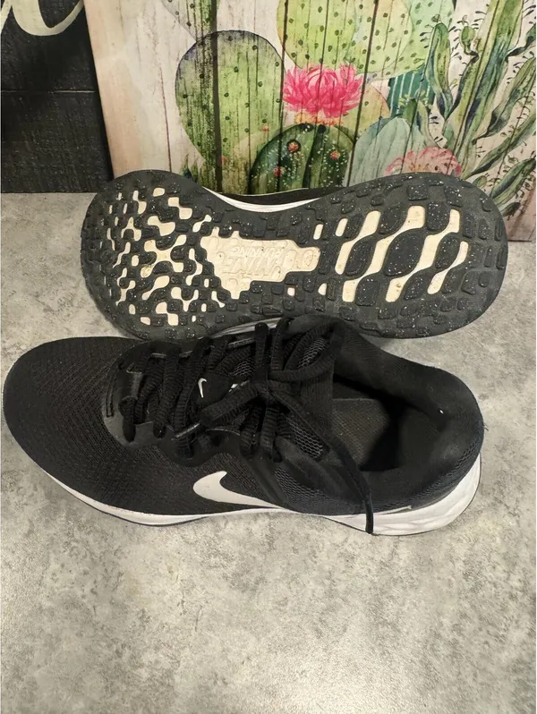 Nike Revolution 6 Next Nature Running Shoe Women's Size 6 Black - Image 6