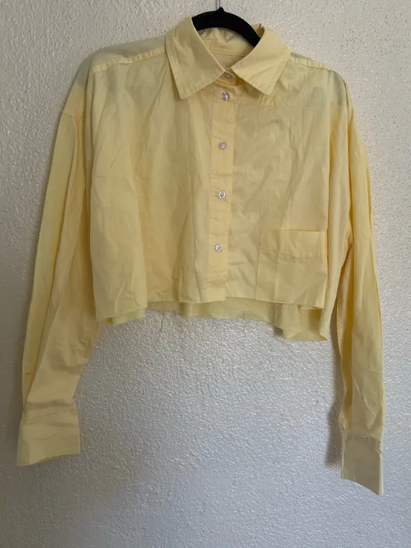 Daily drills Ultra Cropped Poplin Button-Down Top in Yellow color size Medium - Image 2