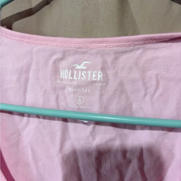 Hollister T-shirt - Image 2