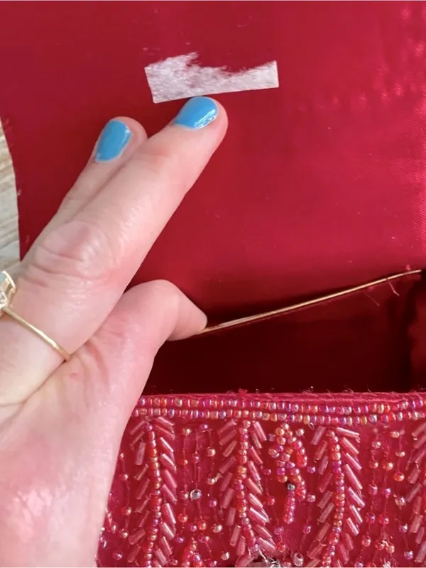 🪩 Handmade Bali Indonesia Red Hand Beaded Cylindrical Clutch Purse 🪩 - Image 4