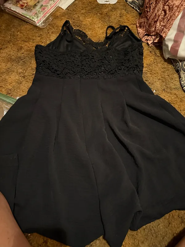 SheIn Chic mini dress with lace bodice and delicate straps. Flowy skirt with soft drape. Versatile black piece for day or night. Lightweight and feminine look. - Image 4