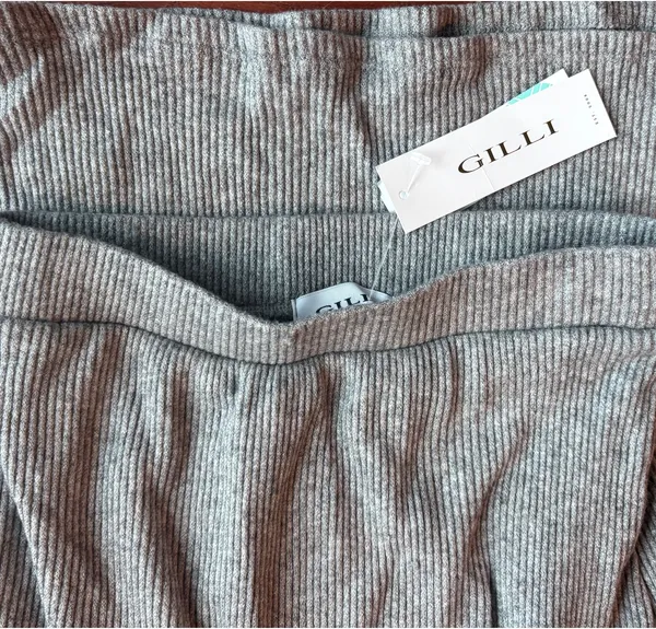 NWT Gilli Light Grey Knit Midi Skirt - Image 5