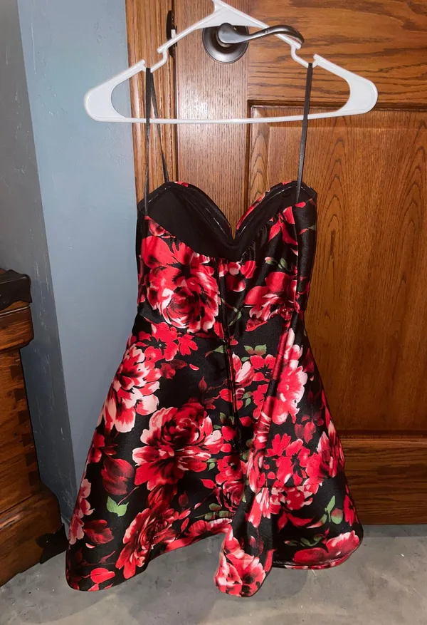 Rose Floral Homecoming Dress - Image 4