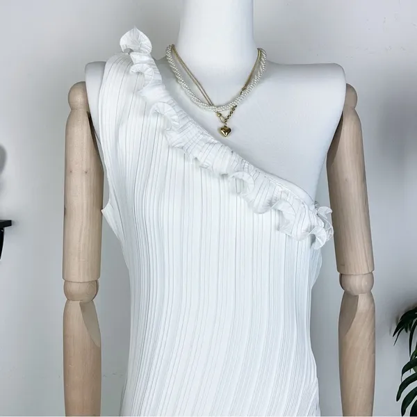 Elliatt Italianate One Shoulder Pleated Dress in Ivory - Image 3