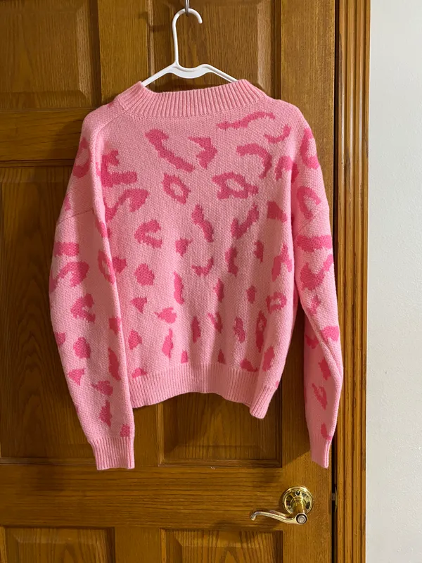 Cheetah Fuzzy Sweater Pink - Image 2